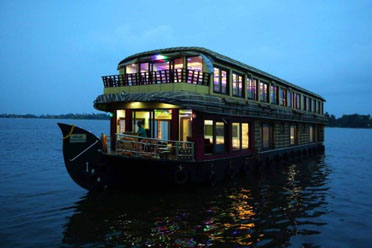 Premium Houseboat